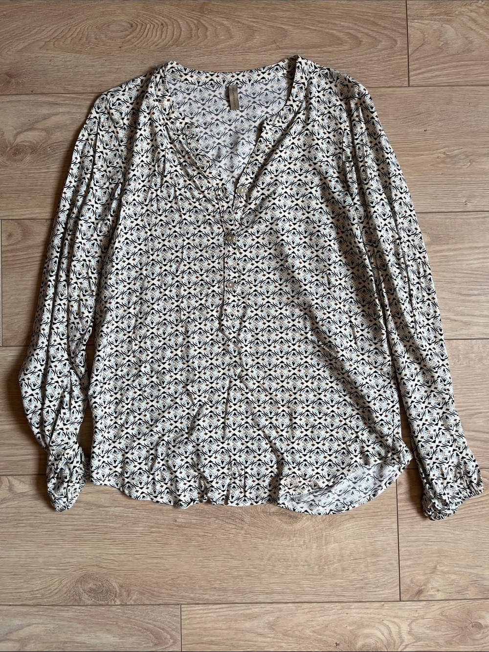 Cream Geometric V-Neck Long Sleeve Blouse